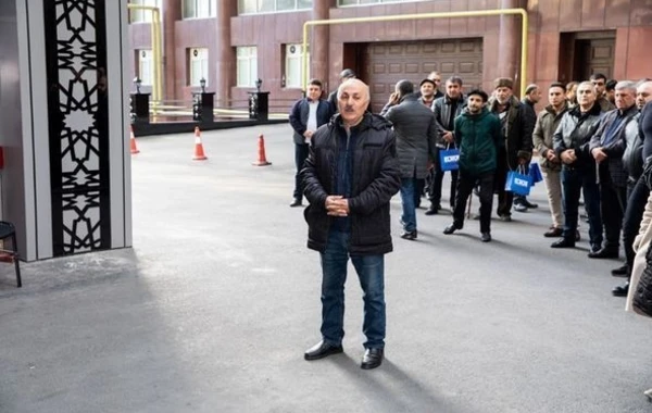 Эльнур Аллахвердиев продолжает проводить встречи с избирателями - ФОТО