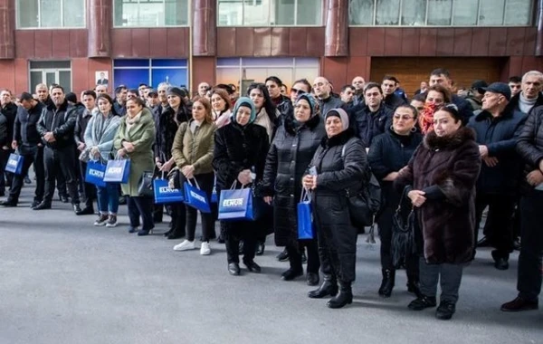 Эльнур Аллахвердиев продолжает проводить встречи с избирателями - ФОТО