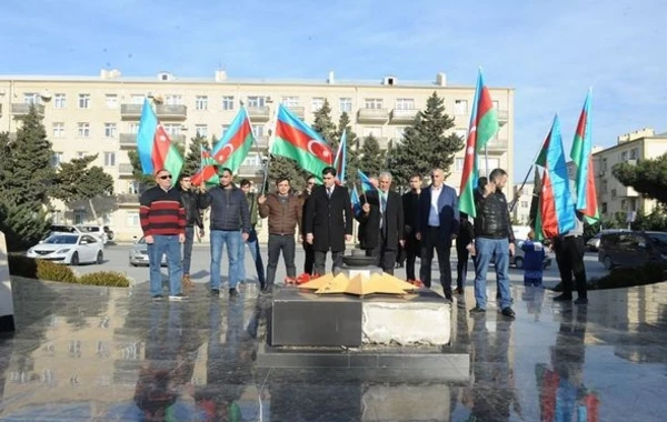 Гюльмирза Джавадов продолжает встречаться с избирателями - ФОТО