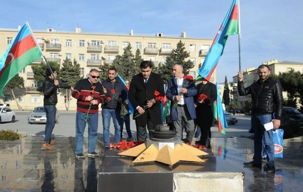 Гюльмирза Джавадов продолжает встречаться с избирателями - ФОТО