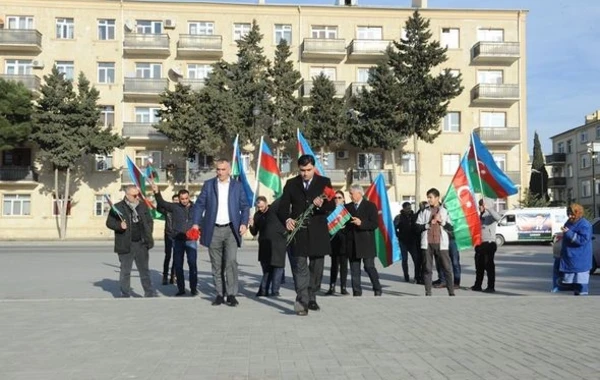Гюльмирза Джавадов продолжает встречаться с избирателями - ФОТО