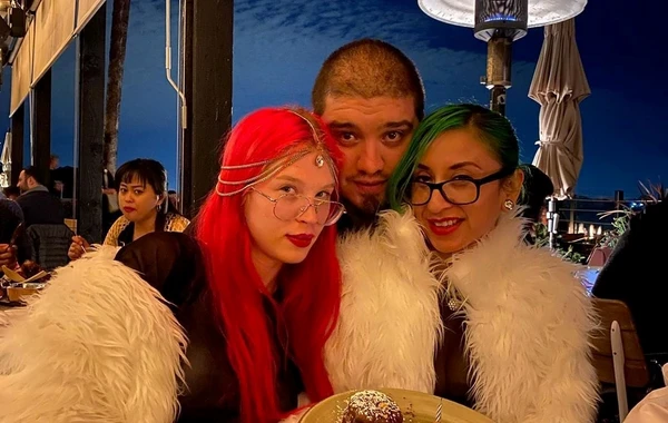 Две невесты вышли замуж за одного жениха - ФОТО