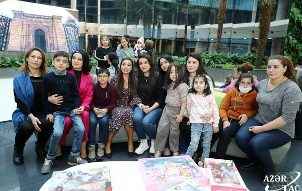 Leyla Əliyeva müxtəlif xəstəlikdən əziyyət çəkən uşaqlarla görüşüb - FOTO