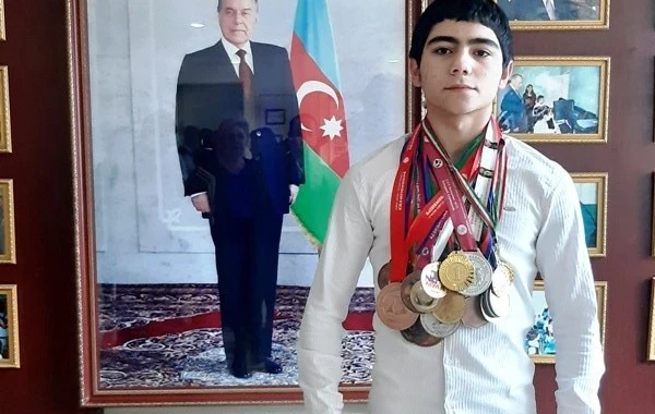 Üç erməni idmançını məğlub edən Bakı məktəblisi - FOTO