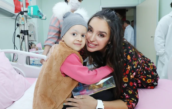 Leyla Əliyeva onkoloji xəstəlikdən əziyyət çəkən uşaqlarla görüşüb - FOTO