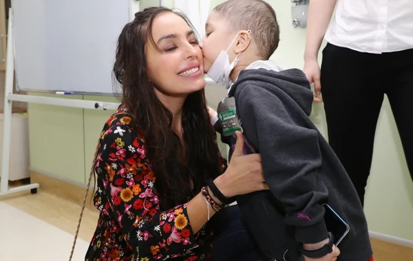 Leyla Əliyeva onkoloji xəstəlikdən əziyyət çəkən uşaqlarla görüşüb - FOTO