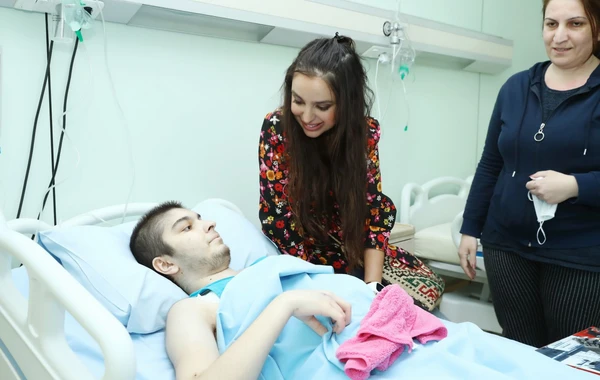 Лейла Алиева встретилась с детьми, страдающими онкологическими заболеваниями - ФОТО