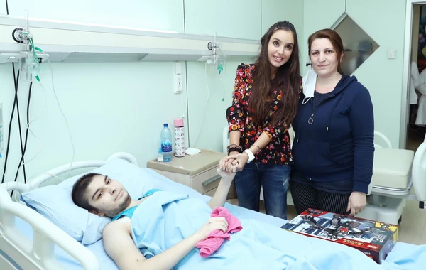 Лейла Алиева встретилась с детьми, страдающими онкологическими заболеваниями - ФОТО