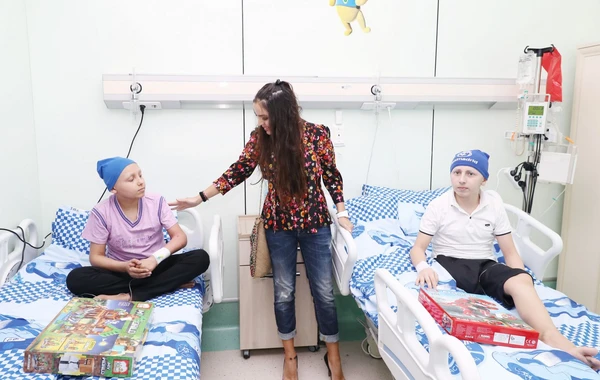 Лейла Алиева встретилась с детьми, страдающими онкологическими заболеваниями - ФОТО