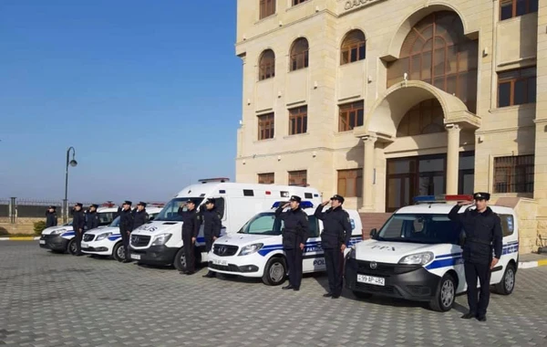 Bakı polisi “Əsgərə salam” aksiyasına qoşuldu - FOTO