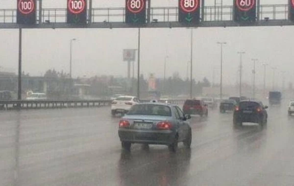 Bakının bəzi magistral yollarında sürət həddi endirildi