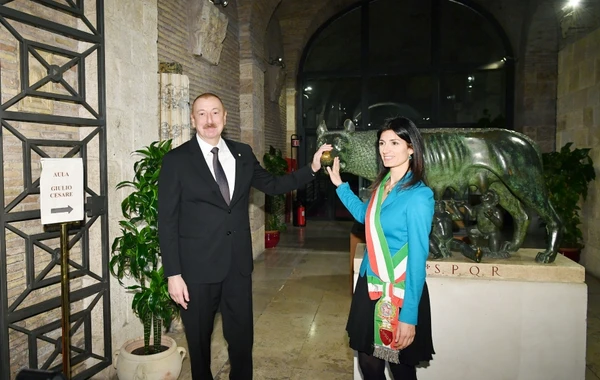 Prezident İlham Əliyev Romanın meri ilə görüşüb - FOTO