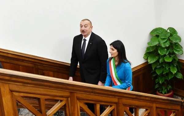 Prezident İlham Əliyev Romanın meri ilə görüşüb - FOTO