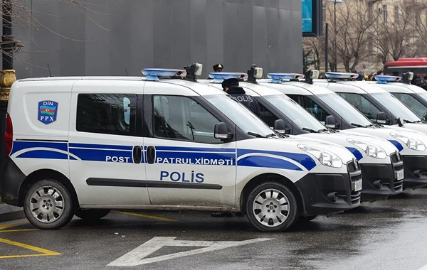 Bakıda polis qardaşın qətli: Sinəsindən bıçaqlanmış Anar qan içində küçəyə qaçıb - FOTO
