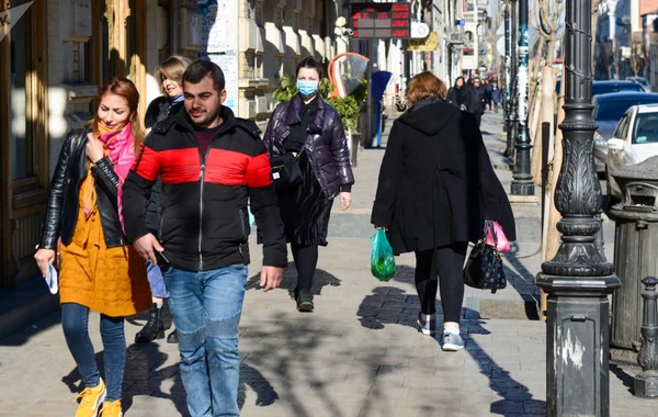 Gürcüstan hökuməti: Salamlaşarkən əllərinizi sıxmayın, öpüşməyin