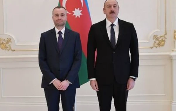 Ильхам Алиев принял верительные грамоты новоназначенного посла Польши в Азербайджане - ФОТО