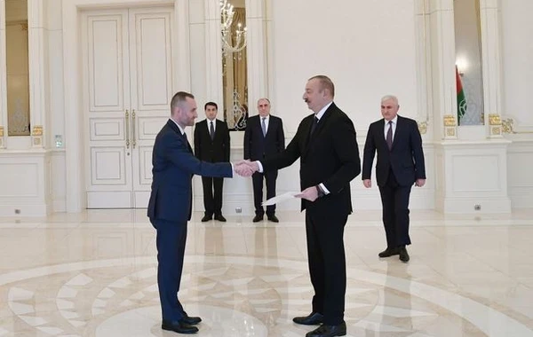 Ильхам Алиев принял верительные грамоты новоназначенного посла Польши в Азербайджане - ФОТО