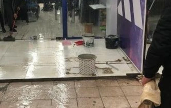 В Баку затопило ТЦ "Бина" - ФОТО