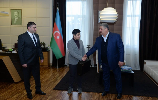 Nazirdən beynəlxalq şahmat turnirinin 14 yaşlı qalibinə sponsor müjdəsi - FOTO