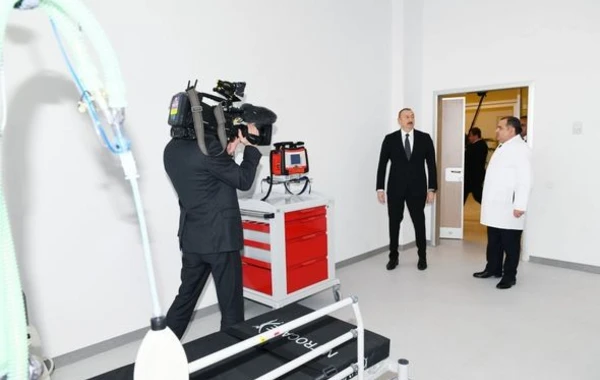 Президент Ильхам Алиев на открытии больницы в Геранбое - ФОТО