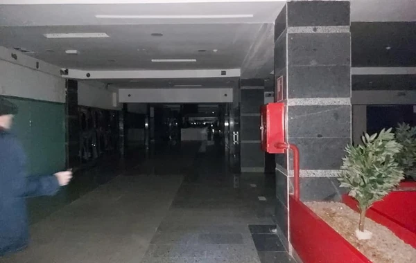 Bakı Beynəlxalq Avtovağzalında işıqlar söndü, növbələr yarandı - FOTO