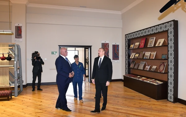 İlham Əliyev “Azərxalça” ASC-nin Tovuz filialının fəaliyyəti ilə tanış olub - FOTO