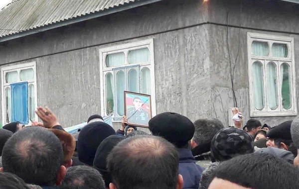 Şəhidimizin cənazəsi doğulduğu kəndə gətirildi - FOTO