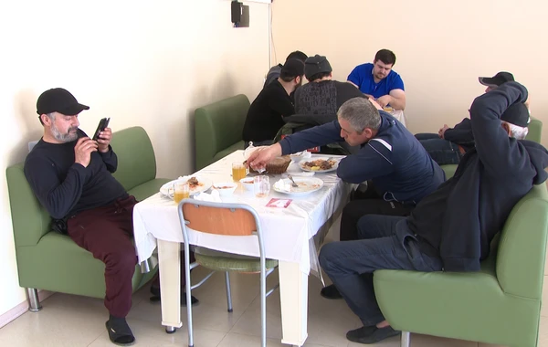 Azərbaycana gələn yük maşınlarını polis müşayiət edir - VİDEO