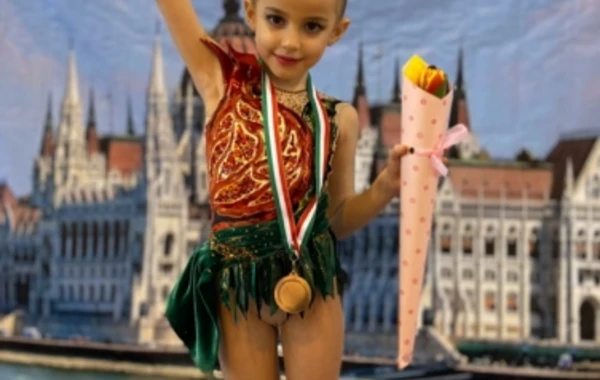 6 yaşlı gimnastımız beynəlxalq turnirdə ilk medalını qazanıb - FOTO