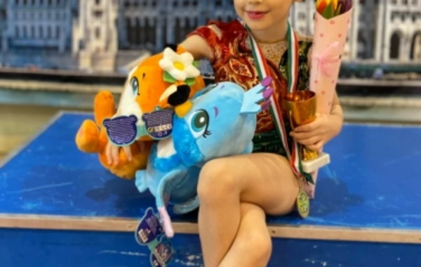 6 yaşlı gimnastımız beynəlxalq turnirdə ilk medalını qazanıb - FOTO
