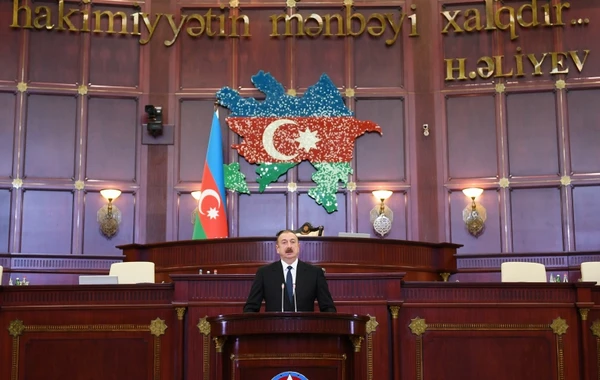 Prezidentin iştirakı ilə Milli Məclisin yeni tərkibdə ilk iclası başladı