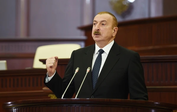 Prezidentin iştirakı ilə Milli Məclisin yeni tərkibdə ilk iclası başladı