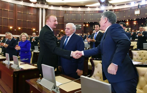 Prezidentin iştirakı ilə Milli Məclisin yeni tərkibdə ilk iclası başladı