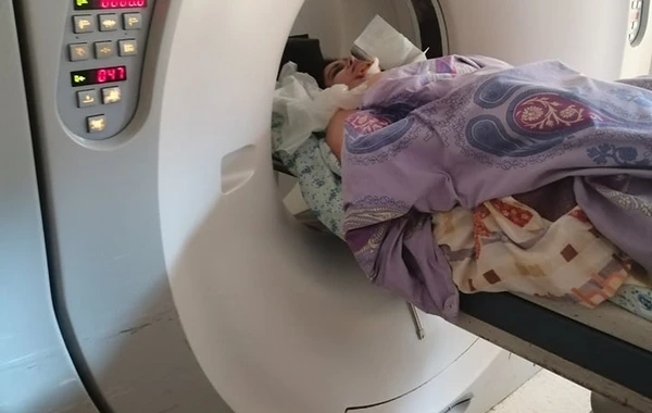 İntihara cəhd edən feminist qızın vəziyyəti ağırdır - XƏSTƏXANA GÖRÜNTÜLƏRİ - (YENİLƏNİB)