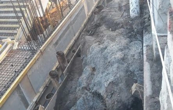Bakıda tikinti evi qəzalı vəziyyətə salıb, “yaşayış təhlükəlidir” rəyi verilib - FOTO