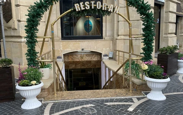 Bakıda qəlyan çəkilən kafe və restoranda reyd keçirildi - FOTO