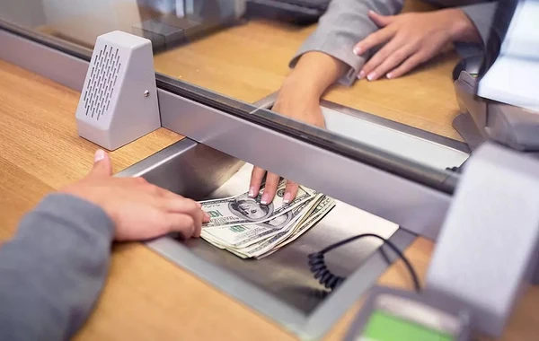 Banklarda dollar, avro, rubl və lirənin ALIŞ-SATIŞ QİYMƏTLƏRİ