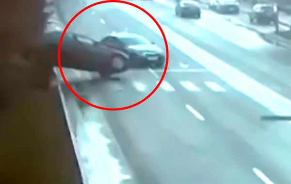 Bakıda dəhşət: Əks yola çıxan BMW ağır qəza törətdi - ANBAAN VİDEO