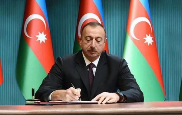 Prezident bu qanunları imzaladı: Epidemiya əleyhinə rejimi pozanlar həbs olunacaq