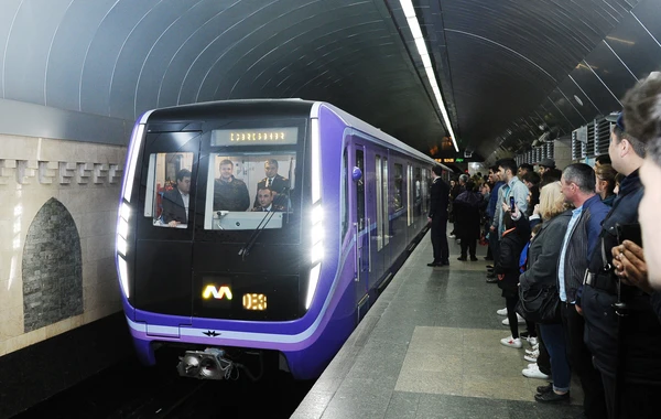 Bu gündən Bakı metrosu beş saat işləyir - VİDEO