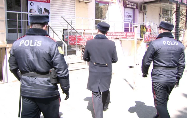 Polislər əhalinin xüsusi karantin rejiminə riayət etməsi üçün tədbirlər görür - FOTO