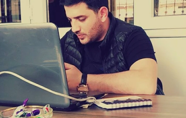 Şamaxıda avtomobil dirəyə çırpıldı, sürücü öldü - FOTO