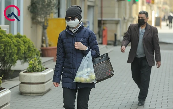 Küçəyə çıxmağa qadağa qoyulsa da... - FOTO