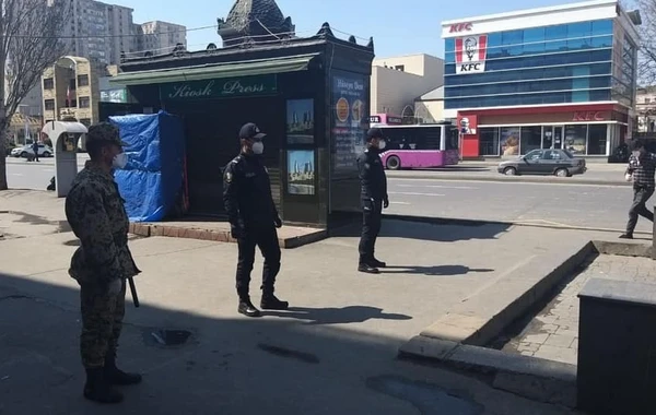 Принимаются меры в отношении лиц, передвигающихся без разрешения - ФОТО
