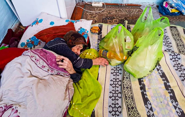 Könüllü gənclərdən ehtiyaclı ailələrə möhtəşəm dəstək – 2830 ailəyə ərzaq paylandı - FOTO