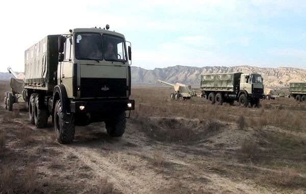 Артиллерийские подразделения выполняют боевые стрельбы - ВИДЕО