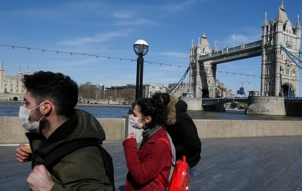 Böyük Britaniyada karantin rejimi azı üç həftə uzadılıb