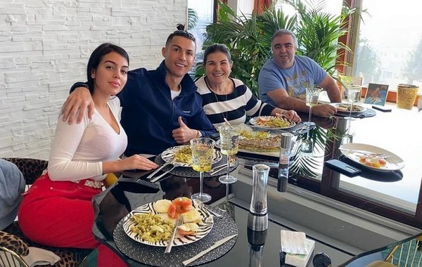 Ronaldu karantin vaxtı qardaşı oğlunun ad günündə iştirak etdi - VİDEO