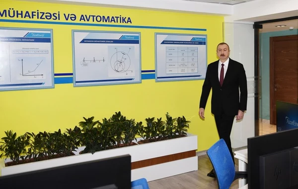Ильхам Алиев на открытии управленческого комплекса "Азерэнержи" - ФОТО
