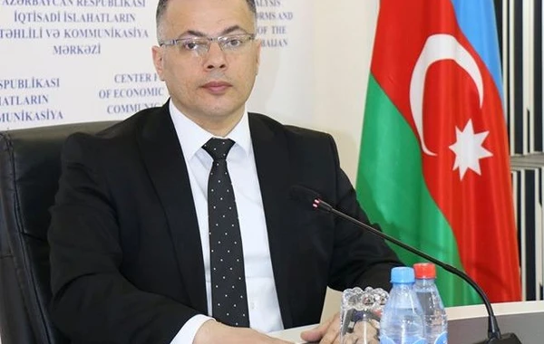 "Manatın sabitliyi üçün 3 milyard manatdan artıq vəsaitlə valyuta bazarına müdaxilə edilib" - Vüsal Qasımlı